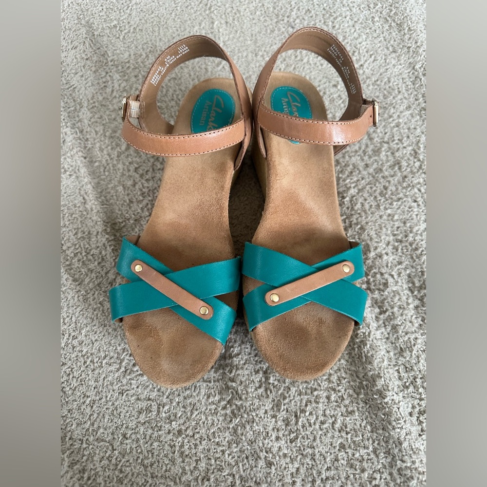 Clarks Artisan boho Teal Blue Leather Strappy Wedge Sandals 9M EUC - Picture 2 of 10